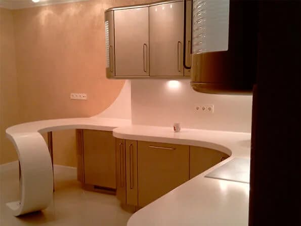 Столешница с изогнутой барной стойкой