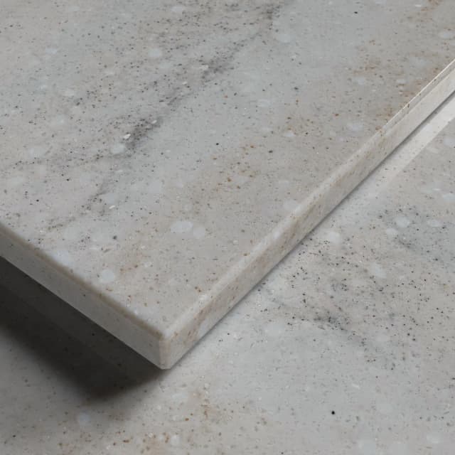 M-526 Pearl Essence