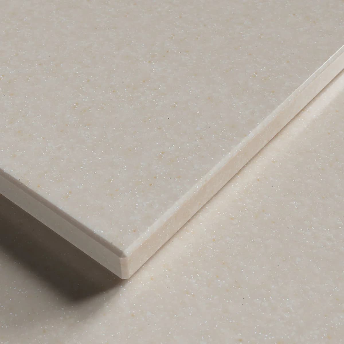 D-3040 FROSTED VANILLA