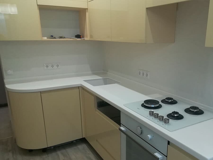 Угловая кухонная столешница