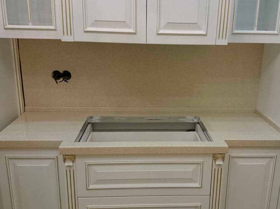 Столешница для большой кухонной мойки