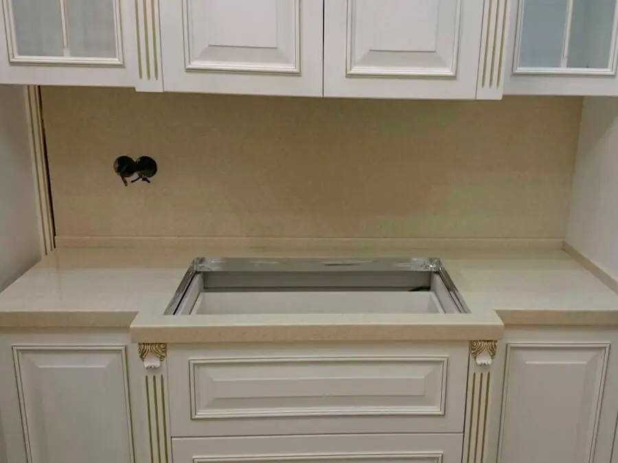 Столешница для большой кухонной мойки