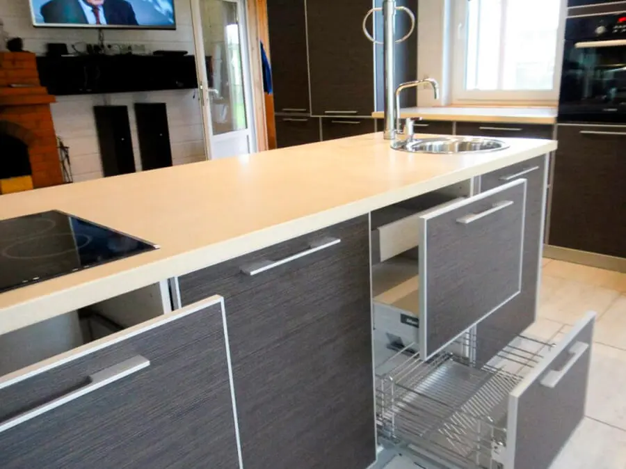 Прямая кухонная столешница-остров