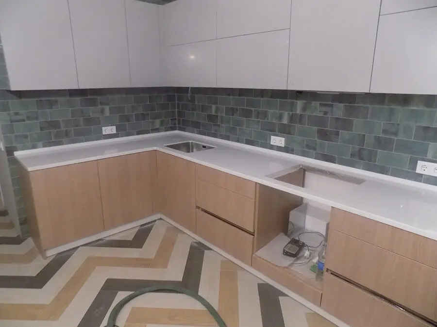 Угловая столешница для кухни