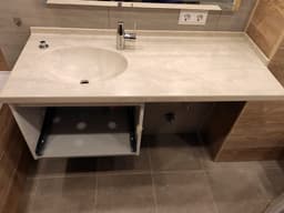 Столешница с интегрированной мойкой для ванной комнаты