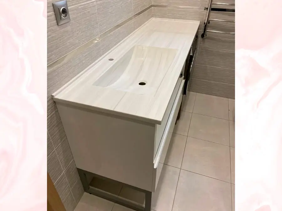 Столешница с интегрированной мойкой для ванной комнаты