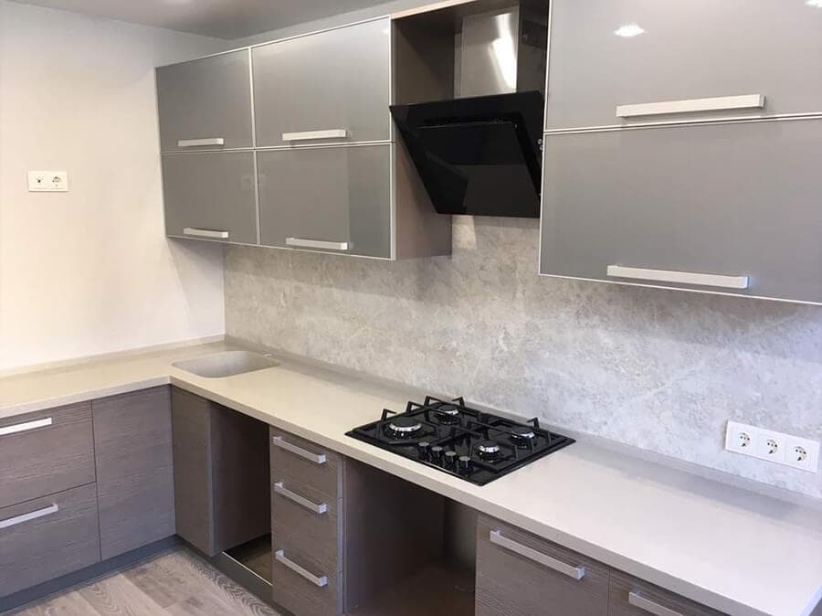 Угловая столешница с интегрированной мойкой