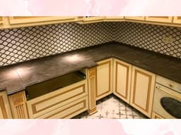 Угловая кухонная столешница в ретро стиле