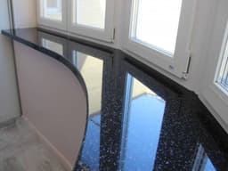 Черный акриловый подоконник