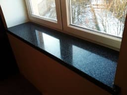 Черный прямой подоконник