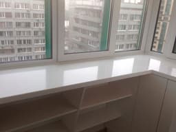 Широкий подоконник для балкона