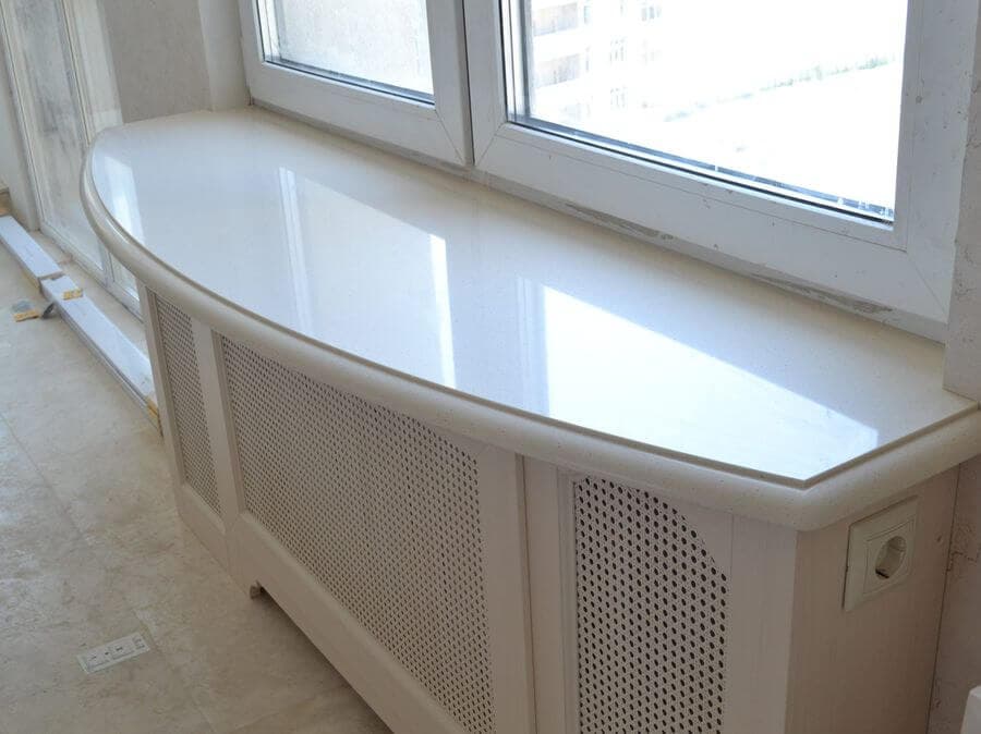 Округлый подоконник