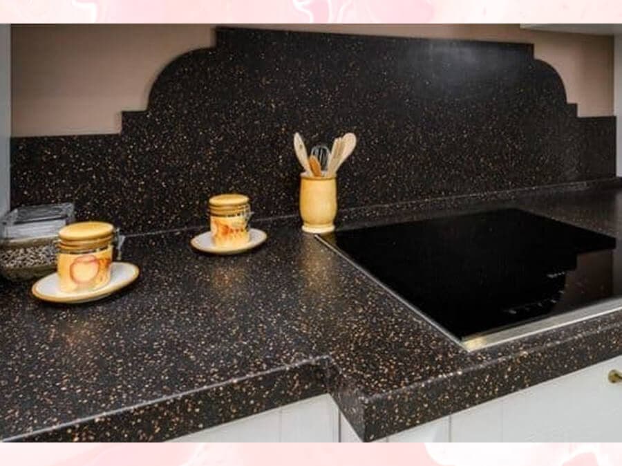 Фигурная стеновая панель