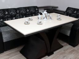 Стол для обеденной зоны