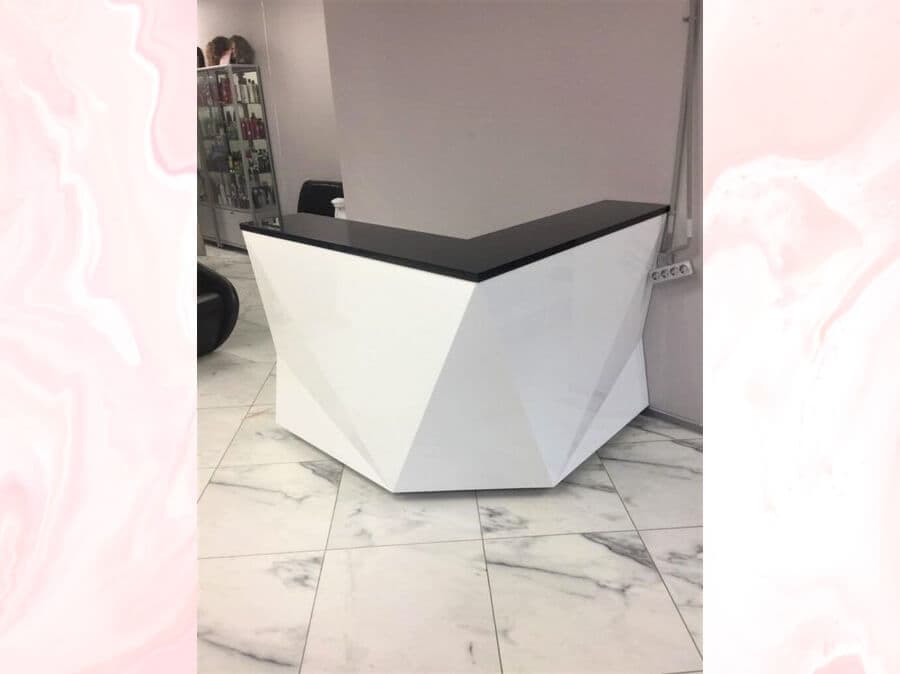 Фигурная стойка ресепшн