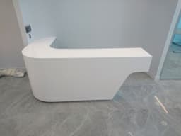 Угловая стойка ресепшн