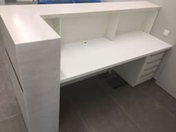 Ресепшн под мрамор с подсветкой