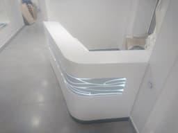 Стойка ресепшн с подсветкой