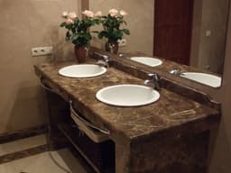 Столешница для ванной с двумя умывальниками