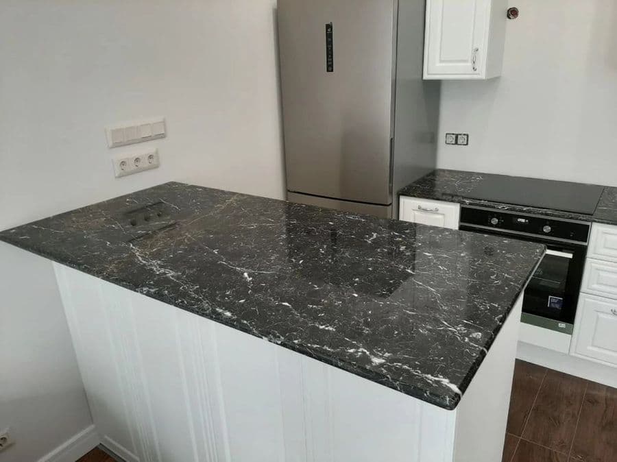 Прямая столешница-остров