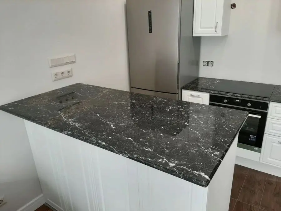 Прямая столешница-остров