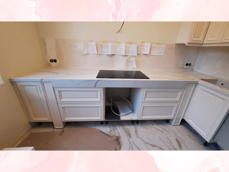 Кварцевая угловая столешница