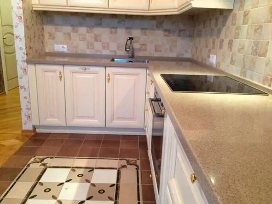 Угловая кухонная столешница под гранит