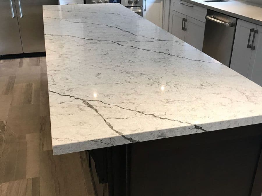 Прямая столешница-остров