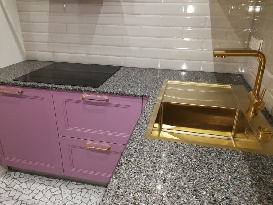 Угловая кухонная столешница