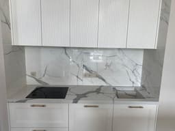 Прямая столешница с интегрированной мойкой