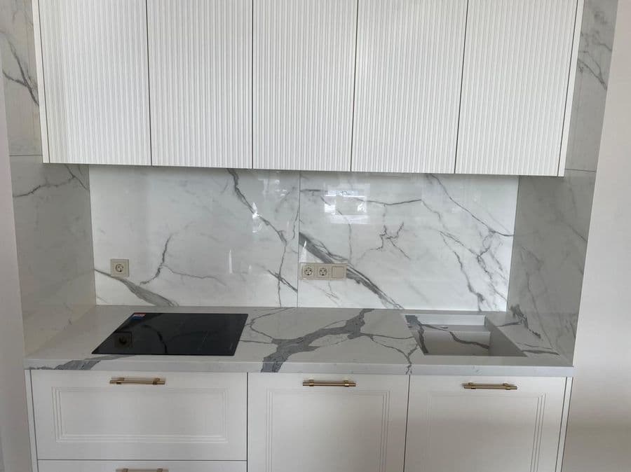 Прямая столешница с интегрированной мойкой