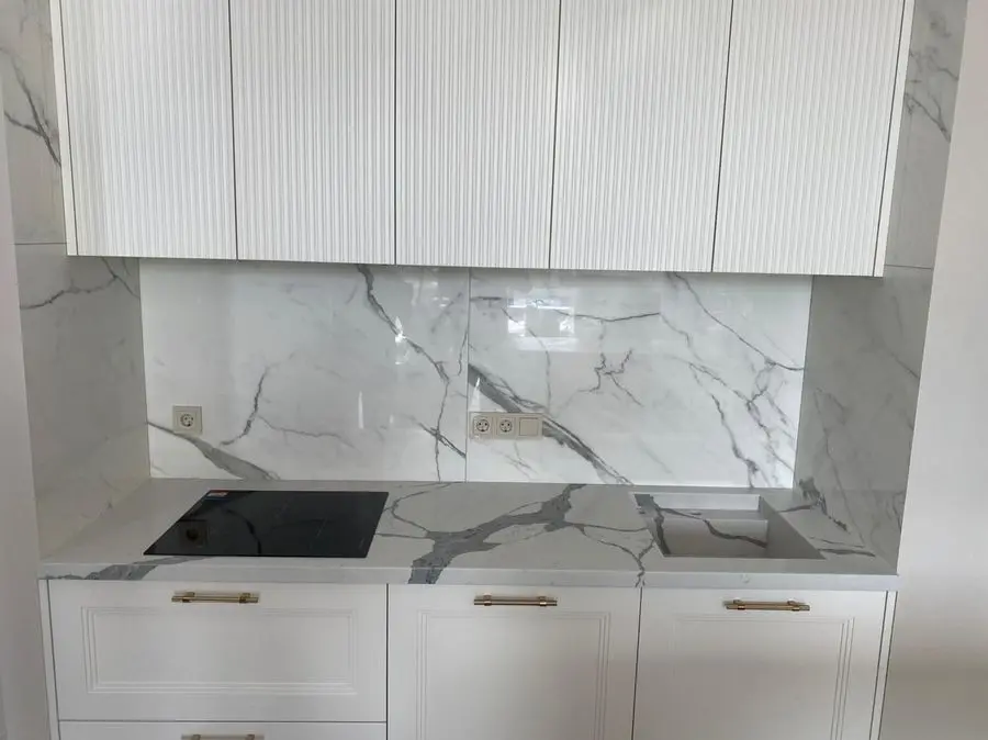 Прямая столешница с интегрированной мойкой