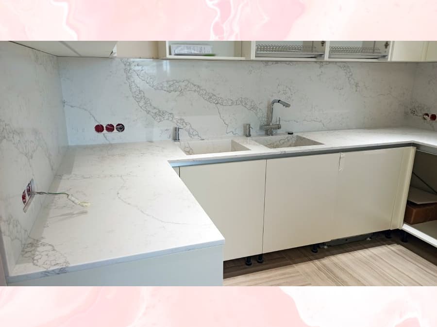 П-образная столешница с двумя мойками