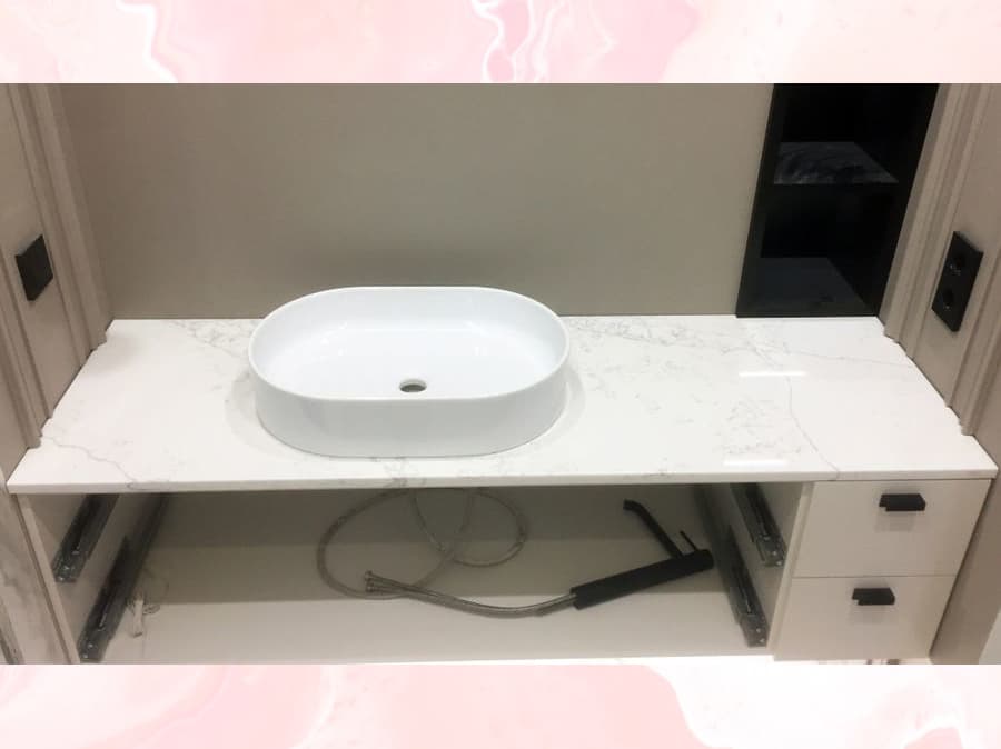 Столешница для ванной