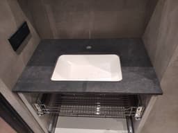 Прямая столешница для ванной