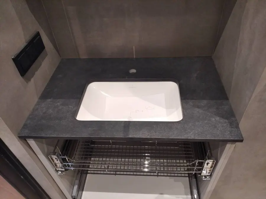 Прямая столешница для ванной