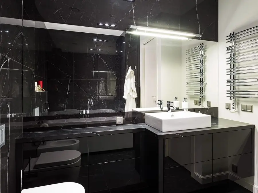 Черная столешница для ванной комнаты