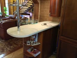 Барная стойка с скругленными углами