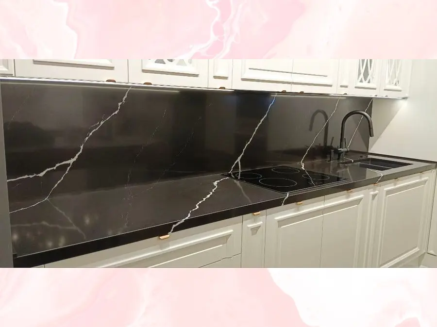 Кухонная столешница и стеновая панель под мрамор