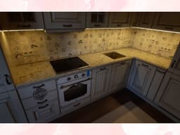 Угловая кухонная столешница с фигурной фаской